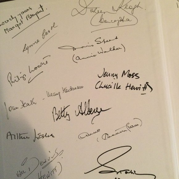 The coronation street story celebrating 35 years of the street by Daran little - Picture 2 of 11